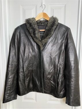 Siena Studio Black 100% Leather Jacket Faux Fur Collar Womens M Classic Chic